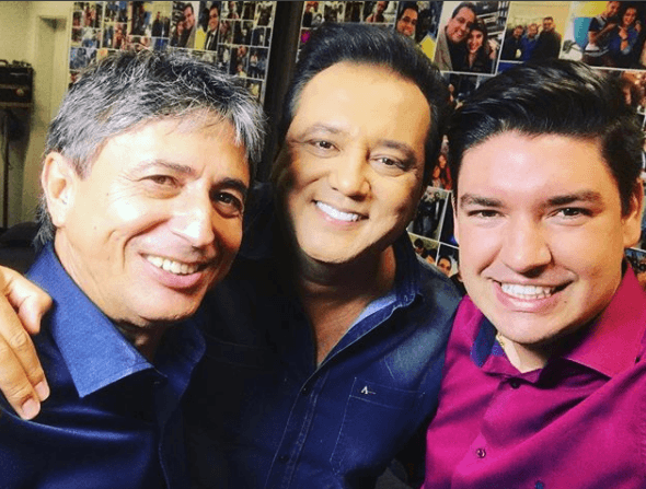Novo apresentador da Record posa com Geraldo Luís e revela gravação