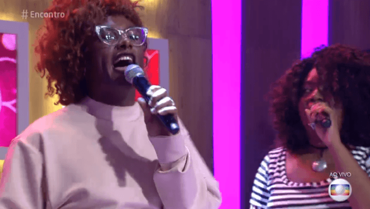 Cantora Liniker representa mulheres no Encontro e é vítima de ataques