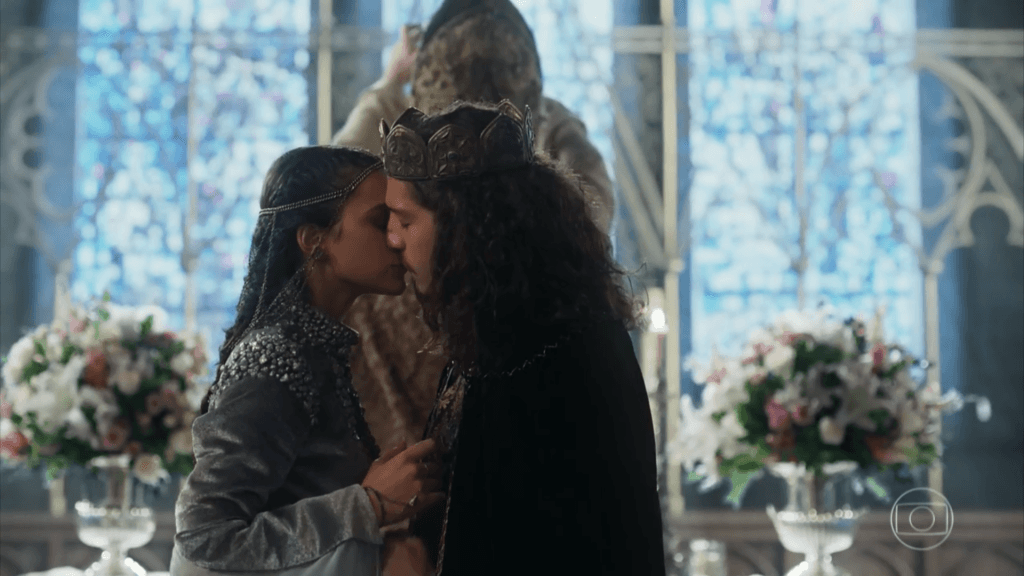 Casamento de Catarina e Rodolfo em Deus Salve o Rei. (Foto: Reprodução/TV Globo) Casamento de Catarina e Rodolfo em Deus Salve o Rei. (Foto: Reprodução/TV Globo)