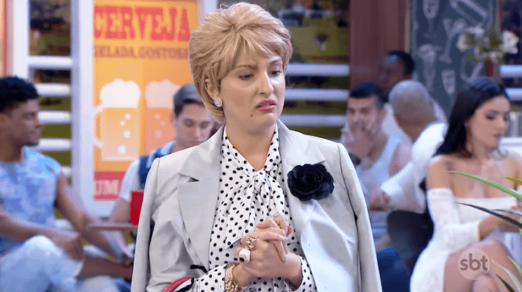 Neta entrega como é Carlos Alberto de Nóbrega nos bastidores da Praça é Nossa