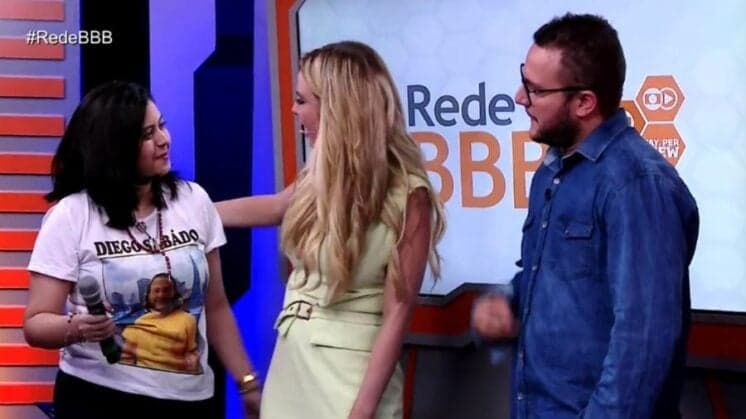 Climão! Apresentadora do RedeBBB confunde namorada de Diego com a mãe dele