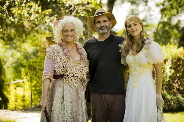 Vera Holtz, Pamela Tome, e o autor Marcos Bernstein (Foto: Globo/João Miguel Júnior) Vera Holtz, Pamela Tome, e o autor Marcos Bernstein (Foto: Globo/João Miguel Júnior)