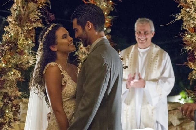 O Outro Lado do Paraíso: Cleo e Xodó têm casamento marcado pela emoção; veja fotos