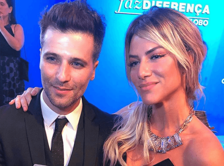 Giovanna Ewbank comemora prêmio ao lado do marido: "Queremos também dedicar esse prêmio para Marielle"