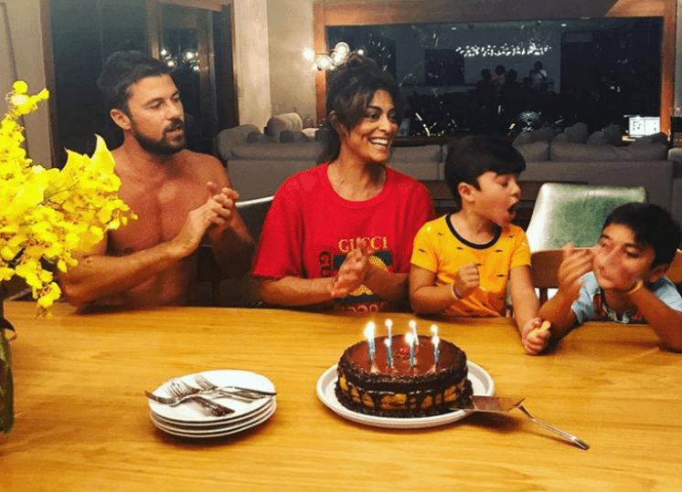 Juliana Paes reúne a família e comemora os seus 39 anos
