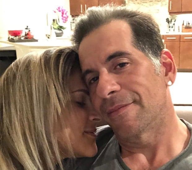 Após 20 anos de casamento, Leandro Hassum comemora com a esposa: "Não sou nada sem você"