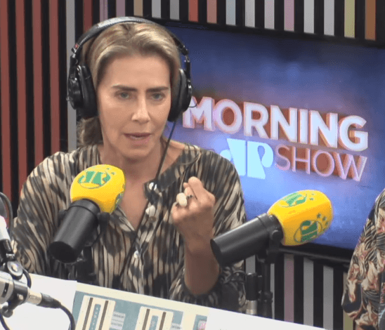 Maitê Proença fala sobre o Brasil: ‘Como ter bom humor diante das circunstâncias que nos colocaram?’