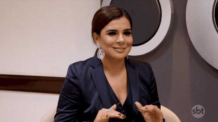 Completando 50 anos, Mara Maravilha brinca com número de apresentadores do Fofocalizando e agradece haters