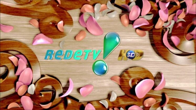 Após 11 anos de contrato, apresentadora é dispensada pela RedeTV!