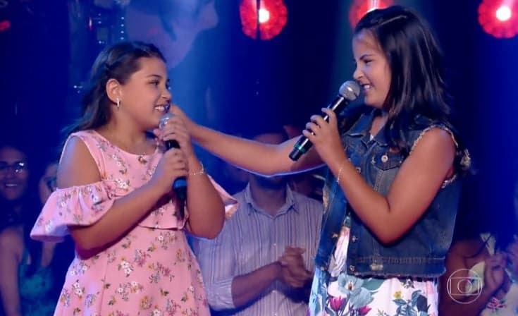 Participantes do The Voice Kids cantam música nostálgica e param a internet