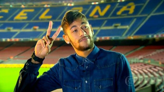 Chateado, Neymar lamenta vida cheia de assédios e adaptação ao idioma francês