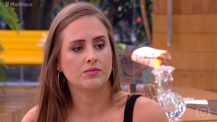 Após o BBB18, Patrícia volta ao Ceará e procura fãs no aeroporto; confira o vídeo