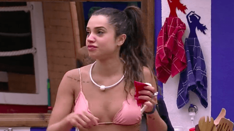 BBB18: Paula nega beijo em Breno e assume pegação com Jéssica: "Botou a língua na minha boca"