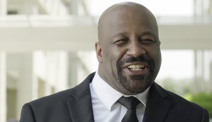 Escalado para novela das 21h, Aílton Graça tem contrato renovado pela Globo