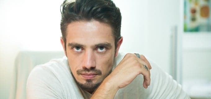 O Outro Lado do Paraíso: Renato sofre reviravolta e o impossível acontece
