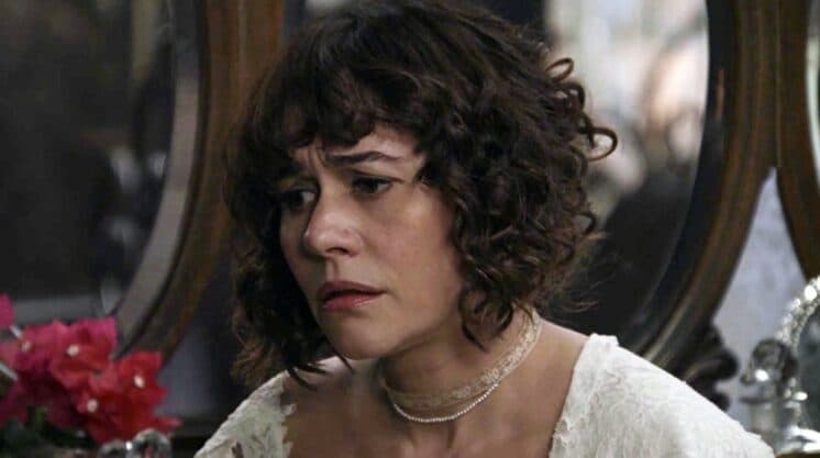 Orgulho e Paixão: Darcy desmascara Susana e ela desmaia