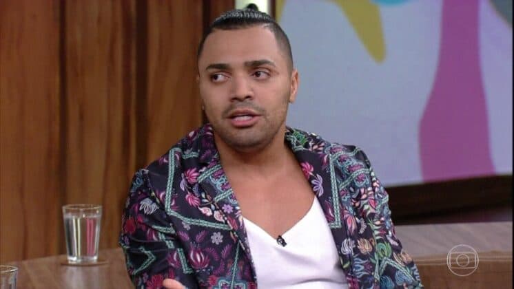 Humorista Tirullipa é destaque no Altas Horas deste sábado (31)