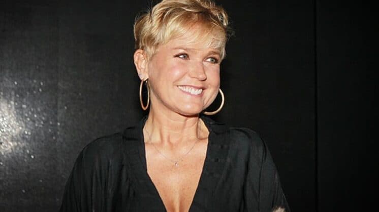 Com problemas nas cordas vocais, Xuxa busca ajuda médica