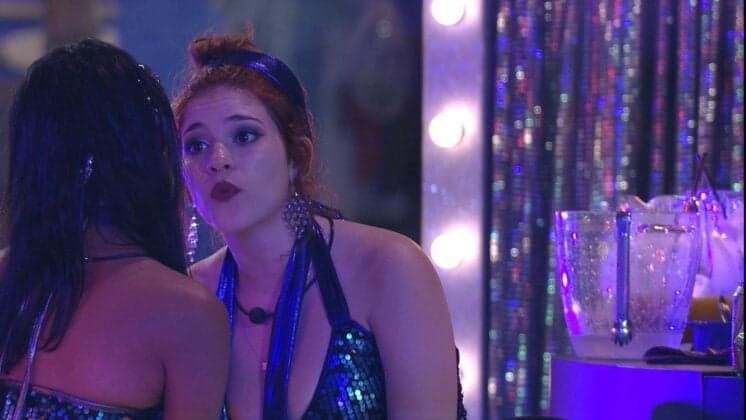BBB18: Gleici se revolta com Breno em festa: ‘Alguém bebeu minhas cervejas!’