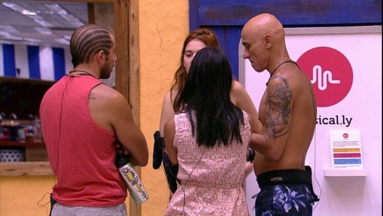 Globo libera uso de celular para os participantes finalistas do BBB18