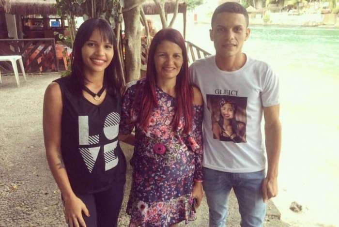 Família de Gleici passa necessidade e recebe doação de roupas para a final do BBB18