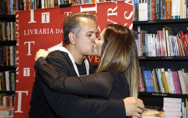 Cleo Pires revela que quase saiu na porrada após boatos de caso com padastro