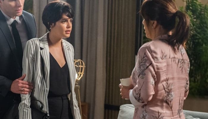 O Outro Lado do Paraíso: Adriana fica arrependida e se redime com Beth