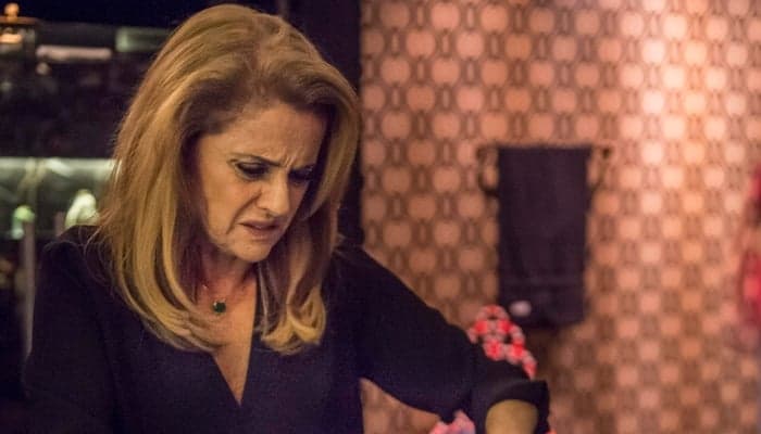 O Outro Lado do Paraíso: Sophia é flagrada ao matar Mariano e toma atitude
