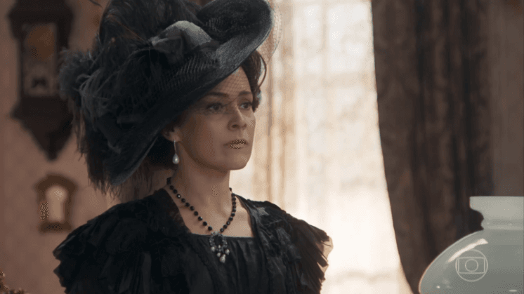Orgulho e Paixão: Julieta aponta arma para Xavier