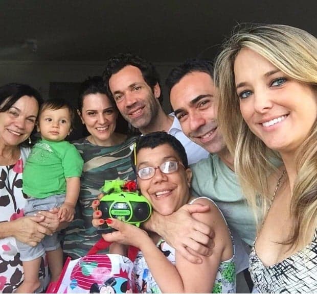 César Tralli, Ticiane Pinheiro e familiares do jornalista (Foto: Reprodução/Instagram)