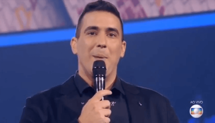 André Marques desabafa e faz revelação na final do The Voice Kids: "Despertou vontade de ser pai"