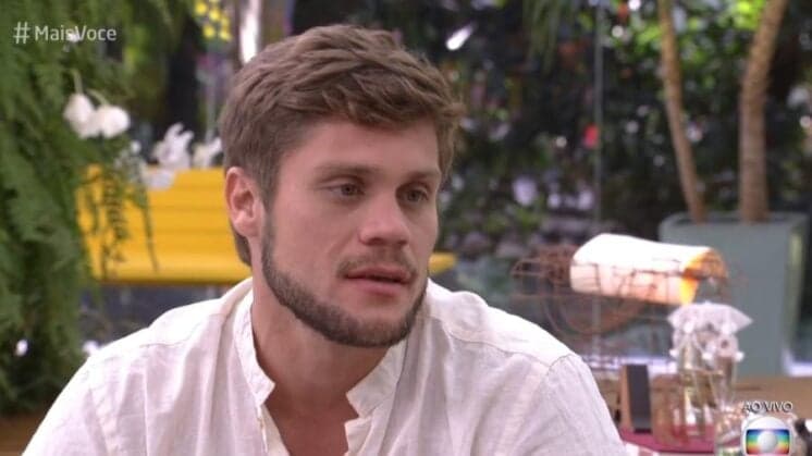 Após ser eliminado, Breno define futuro com Paula fora do BBB18 e fala se vai querer continuar com ela