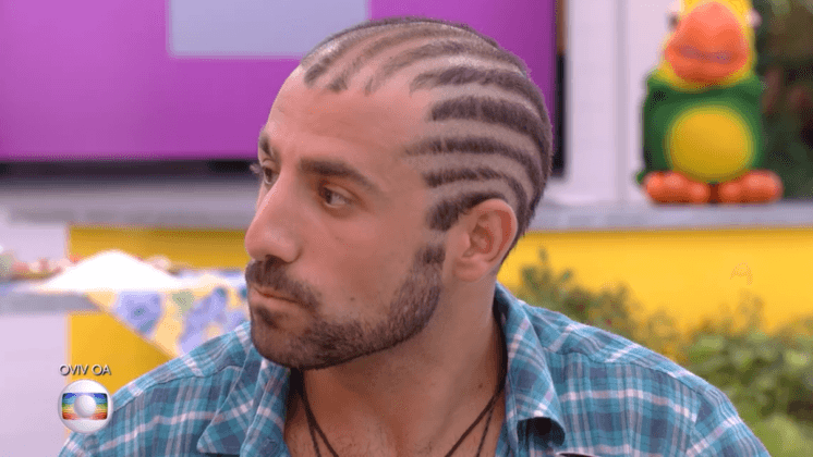 Questionado sobre voltar a trabalhar de garçom, Kaysar dispara: "Não, obrigado"
