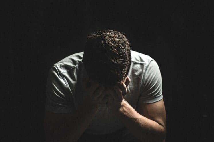 Chorando, funkeiro desabafa nas redes sociais: "Muitas vezes desacreditei do meu futuro"