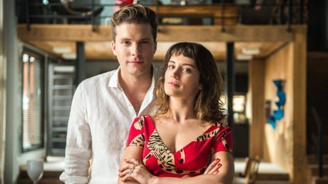 O Outro Lado do Paraíso: Em sequência eletrizante, Patrick leva um tiro, escapa da morte e seu destino com Clara é definido