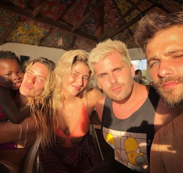 Thiago Gagliasso posto foto ao lado de Bruno e brinca ao falar da beleza de sua família