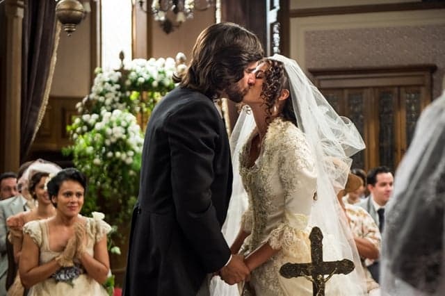 Orgulho e Paixão: Cecília e Rômulo se casam mesmo após armação de Fani
