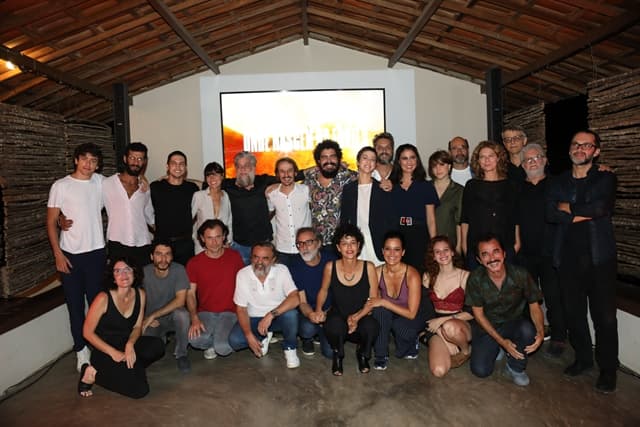 Elenco, autores e direção de Onde Nascem os Fortes (Foto: Globo/João Miguel Júnior) Elenco, autores e direção de Onde Nascem os Fortes (Foto: Globo/João Miguel Júnior)