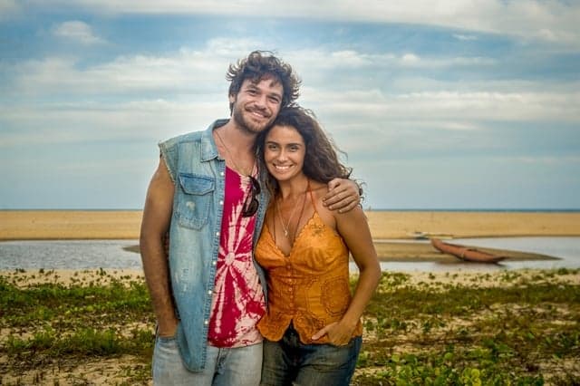 Beto (Emílio Dantas) e Luzia (Giovanna Antonelli) em Segundo Sol (Foto: Globo/João Cotta)