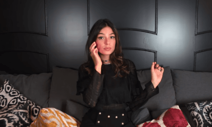 Isis Valverde treina com bebês após anúncio de gravidez