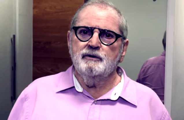 Nos bastidores da RecordTV, Jô Soares comenta entrevista com Porchat e Paulo Vieira se emociona