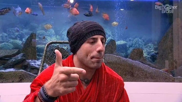 Indireta? Kaysar dispara no BBB18: "Antes de apontar no dedo, temos que prestar atenção em nós"