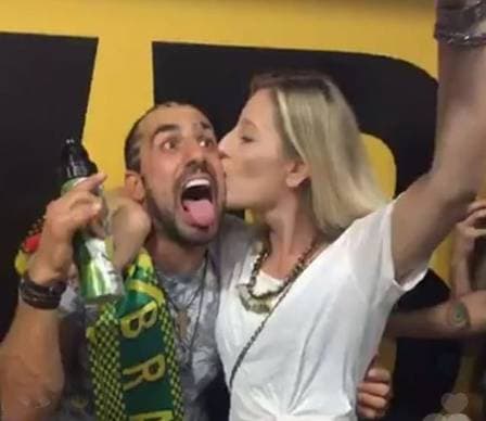 BBB18: Vice-campeão, Kaysar é recebido com festa em Curitiba e reação surpreende