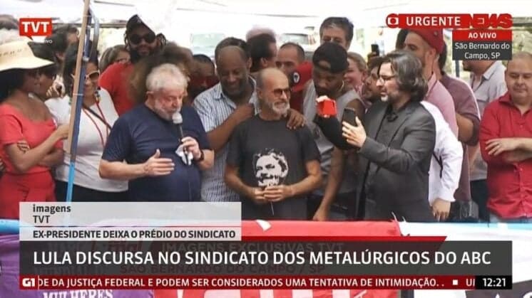 Atores da Globo participam de ato contra a emissora e são criticados nas redes sociais