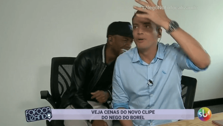 Com Nego do Borel, Fofocalizando tem palavrão ao vivo e pergunta proibida para apresentador
