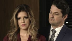 Marcelo Serrado e Mariana Santos em cena de Pega Pega. (Foto: Divulgação/GShow)