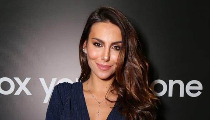 Mel Fronckowiak volta à TV como apresentadora de programa de moda