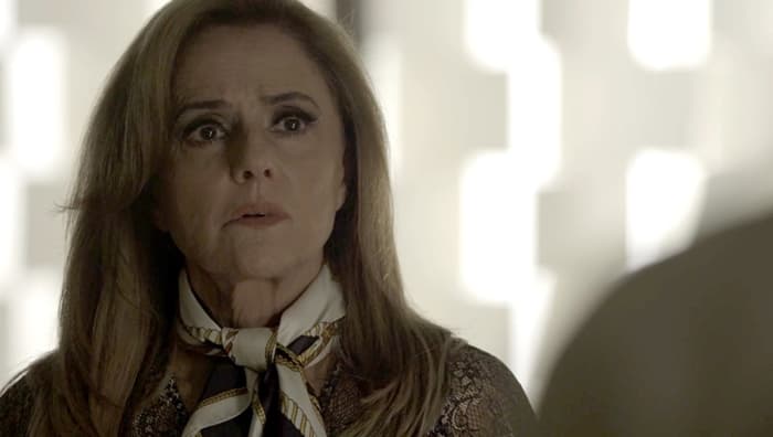 Em O Outro Lado do Paraíso, Sophia é pressionada por Gael: "Não faz sentido"