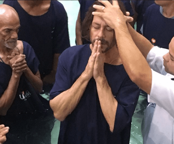Após lutar para atuar em Jesus, Theo Becker vive dias angustiantes por causa de doença