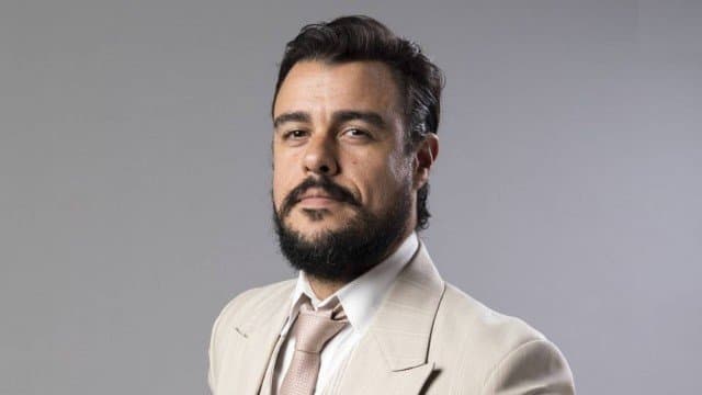 Joaquim Lopes aparecerá sem roupa em sua entrada na novela Orgulho e Paixão; veja a foto